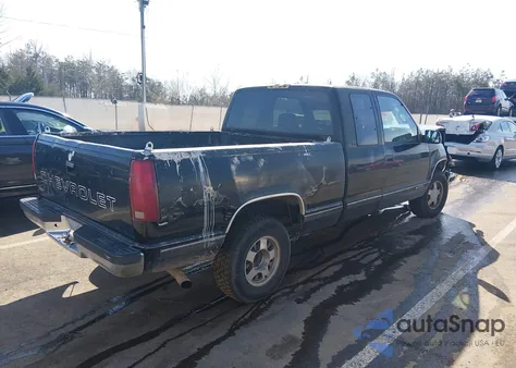 1998 Chevrolet C1500 Fleetside z USA, uszkodzony, nr VIN 1GCEC19M1WE172705